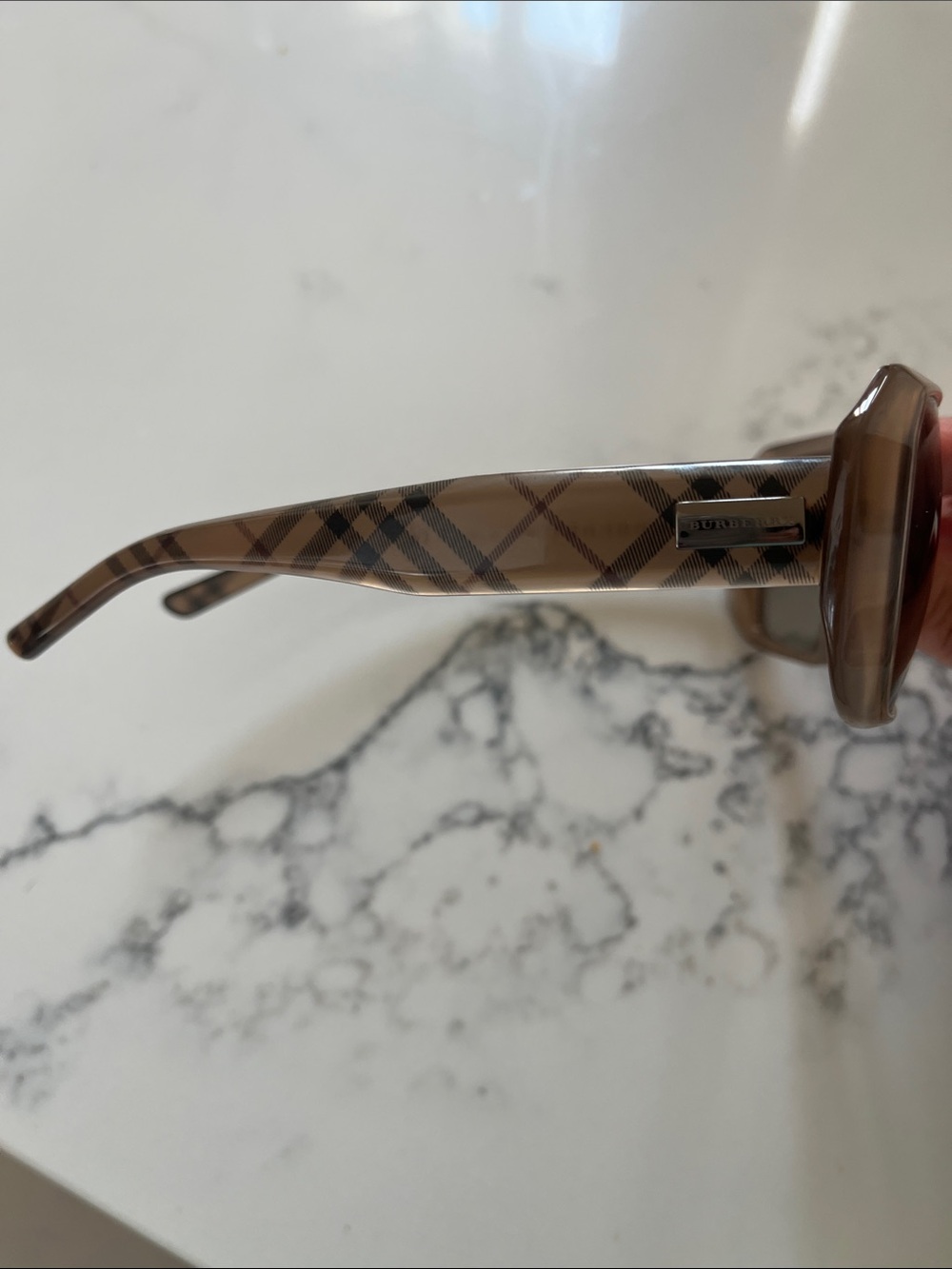 AUTHENTIC Burberry Brown Gradient Oversized Sunglasses with Signature Check Case - Picture 4 of 9